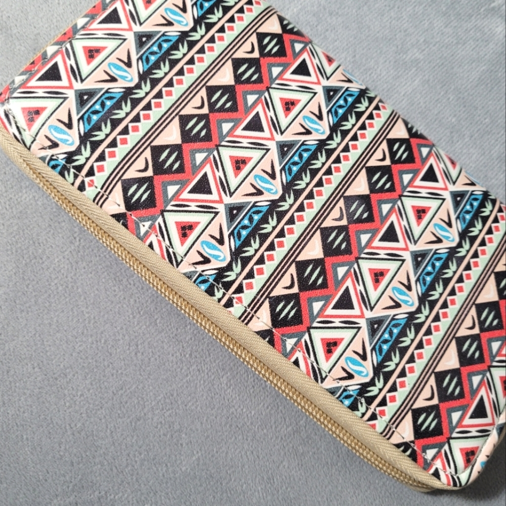 Patterned Zip-Around Wallet - Picture 12 of 15